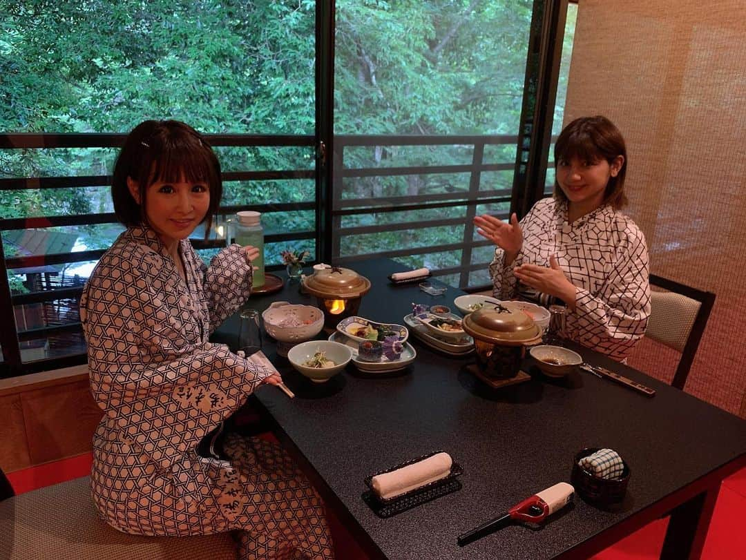 温泉はずきさんのインスタグラム写真 - (温泉はずきInstagram)「文豪川端康成『伊豆の踊子』執筆の宿　湯本館）0108  #川端康成  さんが伊豆踊り子を執筆したお宿 露天風呂も大きな河沿いの混浴温泉で、全てにおいて素晴らしいお宿です。  こちらのホームページもよろしくお願いします！ http://onsen-hazuki.jp/onsen-report/  YouTubeもやってます。 湯めぐり女子ちゃんねる　で検索！  #温泉タレント　#溫泉 #hotsprings #온천 #混浴温泉 #bath #bathroom  #onsen♨️ #portrait #bad #spa #japanesegirls #bathspa #bathing #bathtime #bath  #温泉モデル  #風呂 #お風呂 #onsen #温泉アイドル #温泉タレント #銭湯女子 #onsenhotpools #quelle #thermalbad  #混浴 #温泉 #入浴」1月25日 19時50分 - yumegurionsen