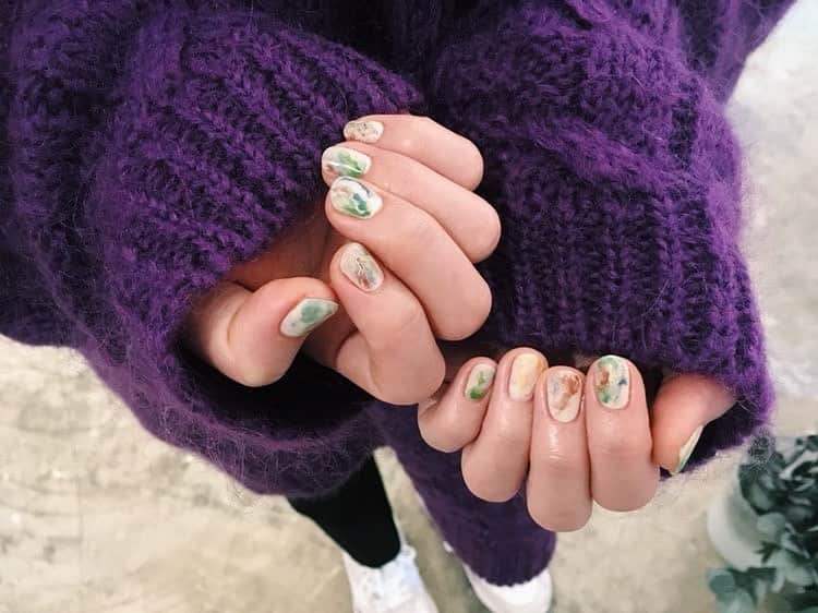 のインスタグラム：「. @sonomi420 さんのところへ💅🏻 やっと変えられた〜🎈 . 水彩画みたいで可愛い🖼 . #nail」