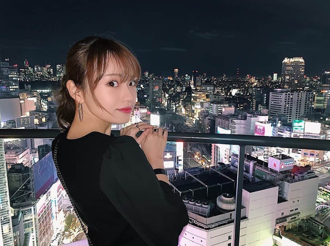 藤綾乃のインスタグラム：「ㅤㅤㅤㅤㅤㅤㅤㅤㅤㅤㅤㅤㅤ ㅤㅤㅤㅤㅤㅤㅤㅤㅤㅤㅤㅤㅤ 「渋谷5Gエンターテインメントプロジェクト」の キックオフパーティーに参加してきました🥳 ㅤㅤㅤㅤㅤㅤㅤㅤㅤㅤㅤㅤㅤ 会場のCÉLAVIからの夜景がめっちゃ綺麗だった💓  そういえば、かなり遅れましたが、、 あけましておめでとうございます笑 今年も宜しくお願いします🎍✨ ㅤㅤㅤㅤㅤㅤㅤㅤㅤㅤㅤㅤㅤ #celavitokyo#shibuya#tokyo#au5g #東急プラザ渋谷#渋谷5G#KDDI」