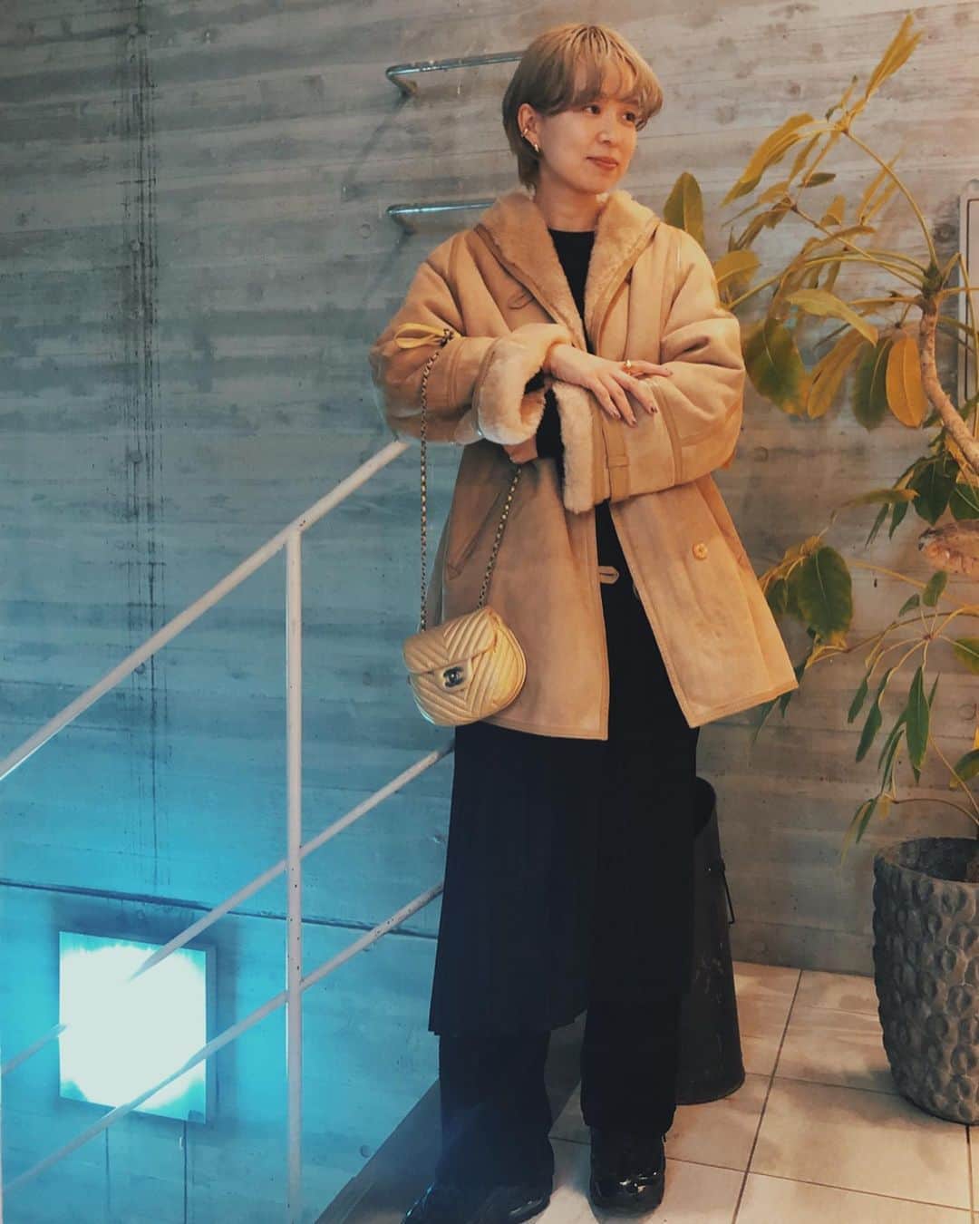 金子渚さんのインスタグラム写真 - (金子渚Instagram)「今日は久々ムートン🐑 @zucca_tokyo のプリーツベルトを忍ばせて、  ____________________ @hmrjp では会員限定プレセール(20%OFF)を開催中です。  @zucca_tokyo  @mercibeaucoup_marche  @nya_shop_official  @hmrjp  #zucca_tokyo #メルシーボークー」1月25日 20時37分 - nagisakaneko