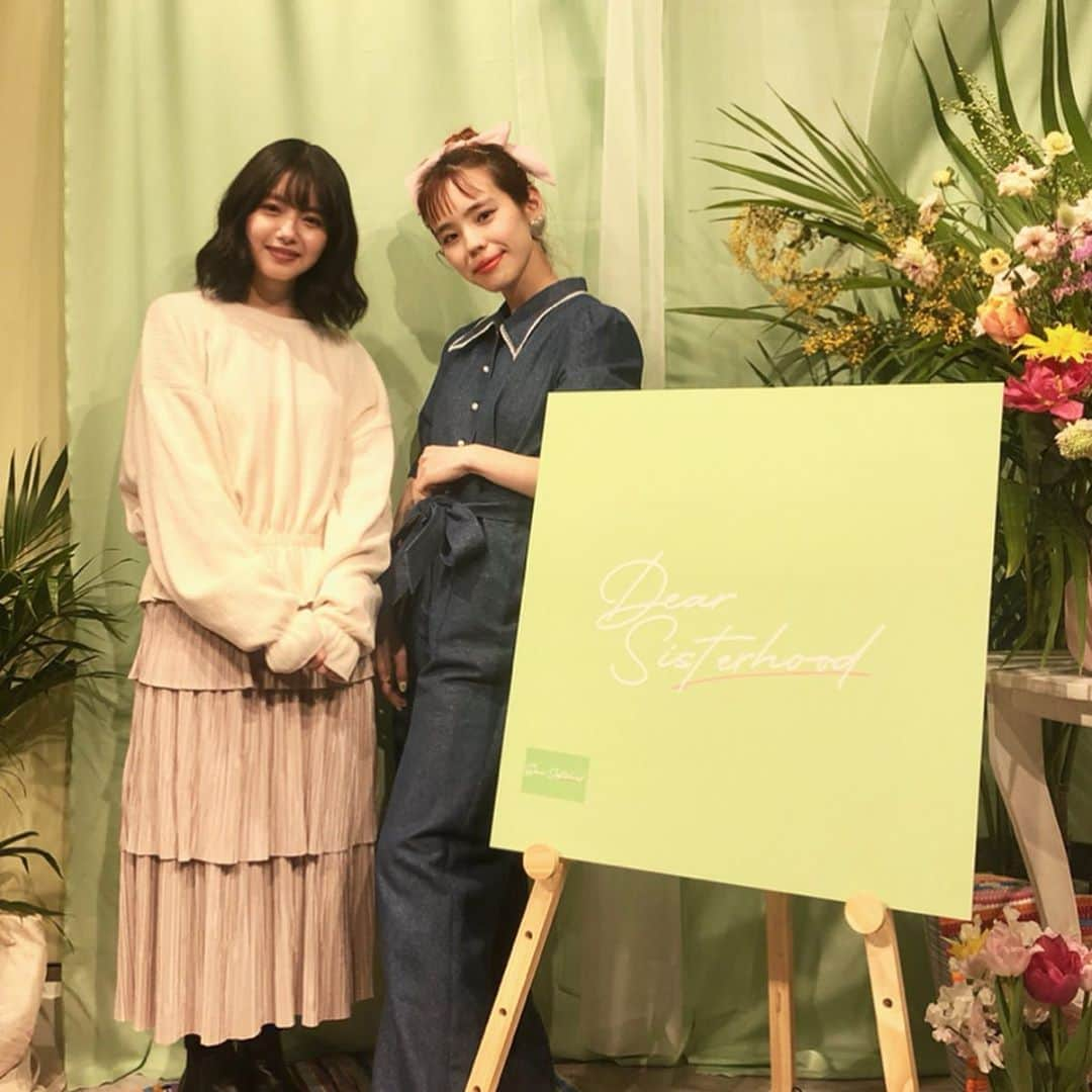 市川美織さんのインスタグラム写真 - (市川美織Instagram)「瀬戸あゆみさんの新ブランド"Dear Sisterhood" の展示会に行ってきました〜🌼💜 ﻿ ﻿ とてもfancyでcuteなお洋服がたくさんでした🍩﻿ ﻿ 瀬戸さんにもお久しぶりにお会いすることが出来まして嬉しかったのです♪﻿ ﻿ でも、一人であたふたしながらドーナツをmgmgしているところを密かに見られてました👀﻿ ﻿ はやくオーダーした春夏のお洋服着たいなぁ。。」1月25日 20時35分 - miori_ichikawa