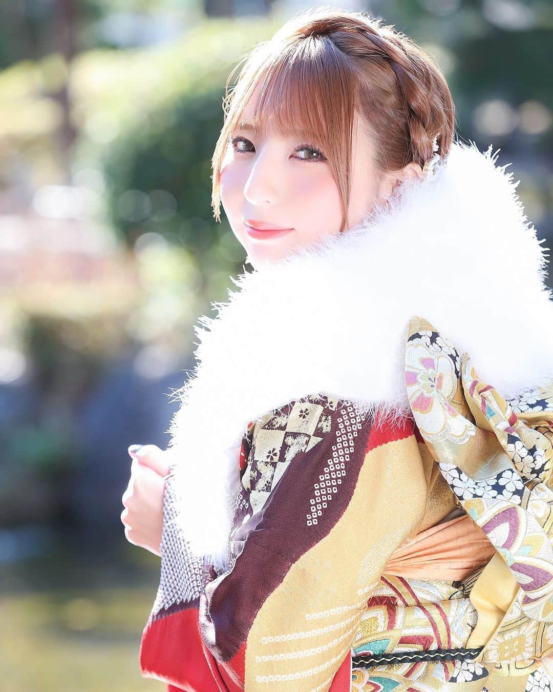 市川愛さんのインスタグラム写真 - (市川愛Instagram)「👘✨✨ ・ ・ ・ ・ ・ ・ ・ ・ ・ ・ ・ ・ ・ ・ #振袖 #振袖ヘア #振袖選び  #2020 #camera #photo_jpn #kimono #happynewyear #撮影会 #photogenic #picture #picme #japanese #japanesekimono #市川愛」1月25日 20時43分 - pkmnai
