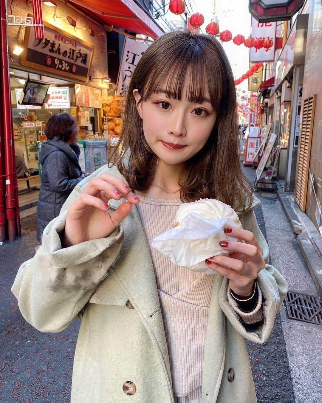 森下愛里沙(もりしたありさ) さんのインスタグラム写真 - (森下愛里沙(もりしたありさ) Instagram)「ㅤㅤㅤㅤㅤㅤㅤㅤㅤㅤㅤㅤㅤ ㅤㅤㅤㅤㅤㅤㅤㅤㅤㅤㅤㅤㅤ ㅤㅤㅤㅤㅤㅤㅤㅤㅤㅤㅤㅤㅤ ㅤㅤㅤㅤㅤㅤㅤㅤㅤㅤㅤㅤㅤ フカヒレマン🥟 豚の角煮マンとかも食べたかった けどフカヒレマンには勝てなかった。 なんせフカヒレが大好きマン。 ㅤㅤㅤㅤㅤㅤㅤㅤㅤㅤㅤㅤㅤ ㅤㅤㅤㅤㅤㅤㅤㅤㅤㅤㅤㅤㅤ ㅤㅤㅤㅤㅤㅤㅤㅤㅤㅤㅤㅤㅤ ㅤㅤㅤㅤㅤㅤㅤㅤㅤㅤㅤㅤㅤ アウター @berna__official  靴 @secretlabel_jp  ㅤㅤㅤㅤㅤㅤㅤㅤㅤㅤㅤㅤㅤ ㅤㅤㅤㅤㅤㅤㅤㅤㅤㅤㅤㅤㅤ ㅤㅤㅤㅤㅤㅤㅤㅤㅤㅤㅤㅤㅤ ㅤㅤㅤㅤㅤㅤㅤㅤㅤㅤㅤㅤㅤ ㅤㅤㅤㅤㅤㅤㅤㅤㅤㅤㅤㅤㅤ #横浜中華街 #横浜中華街グルメ #中華街 #中華街食べ歩き #横浜グルメ #フカヒレ #フカヒレマン #中華 #中華料理 #instagood #instalike #like4likes #韓国 #ファッション #韓国ファッション #koreanfashion #fashion #dailylook #l4l」1月25日 20時52分 - mini.ari