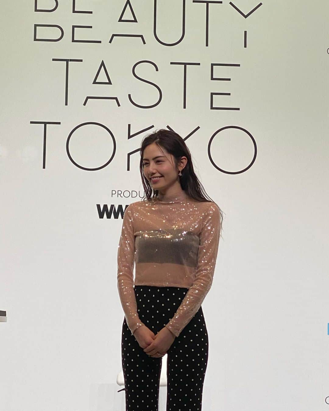 宮瀬いとさんのインスタグラム写真 - (宮瀬いとInstagram)「･ ･ ･ ･ WWDビューティプレゼンツイベント ｢BeautyTasteTokyo｣に長井かおりさんの メイクモデルとして出演させていただきました👯‍♀️🖤 ･ ･ とっても勉強にもなった✨ ･ ･ ･ ･ ･ #btt  #wwdビューティ  #pr」1月25日 20時59分 - ito_miyase