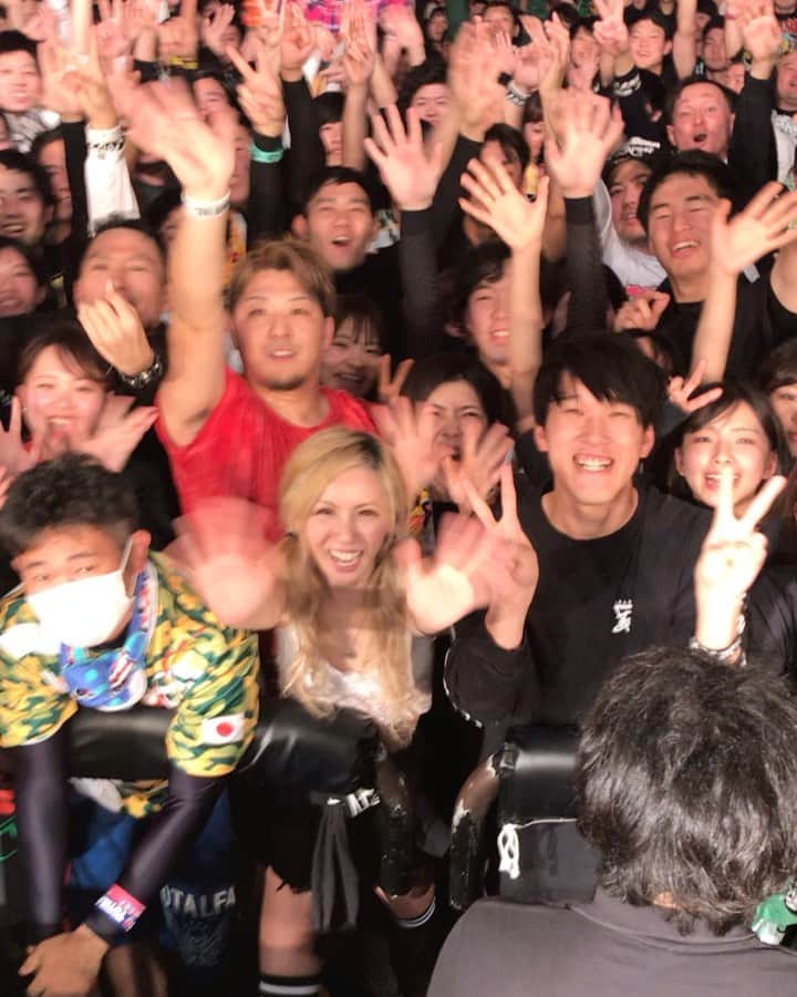 桜井誠のインスタグラム：「パニシャ名古屋クアトロ ありがとうございました😊 ガチンコぶつかり合いのライブハウス対バンはやっぱりいくつになっても楽しいね！POTもお初だったけど、クッソ盛り上がってたしハッピーな奴らで最高だったぜ！ これから打ち上げ🎉 ゾンビにならない程度にはしゃぎますw #dragonash #totalfat #pot」