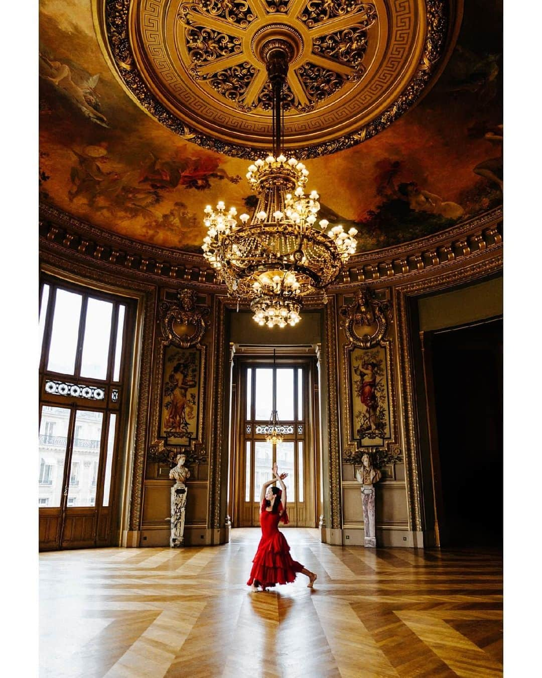 VuTheara Khamさんのインスタグラム写真 - (VuTheara KhamInstagram)「Emblematic Characters and Costumes of @operadeparis (part 1/4) . For the 350th anniversary of the Opera, with my artistic director, Antoine Neufmars @a9mars, we has immortalised twelve emblematic costumes from the Paris Opera’s repertoire. Etoiles and operatic soloists have slipped into the skins of their characters 1) 2) @hannah87oneill 3) 4) @leobaulac 5) 6) @dorotheegilbert 7) 8) @amandinealbisson 9)10) @alicerenavand  @mathieuganioofficiel」1月25日 21時46分 - vutheara