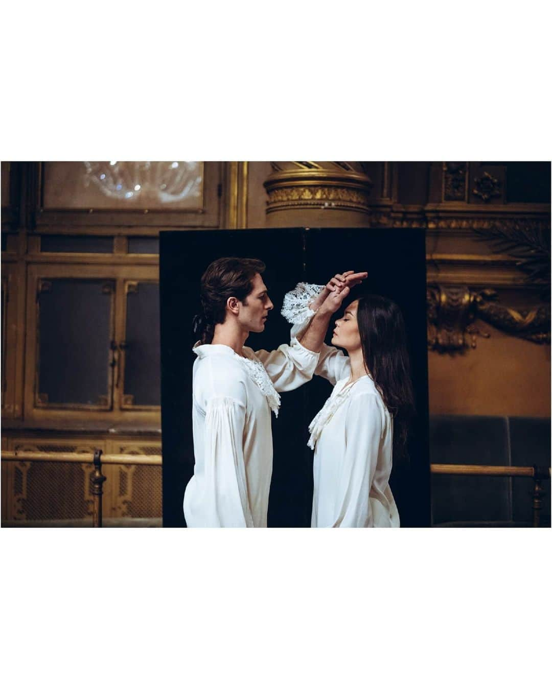 VuTheara Khamさんのインスタグラム写真 - (VuTheara KhamInstagram)「Emblematic Characters and Costumes of @operadeparis (part 1/4) . For the 350th anniversary of the Opera, with my artistic director, Antoine Neufmars @a9mars, we has immortalised twelve emblematic costumes from the Paris Opera’s repertoire. Etoiles and operatic soloists have slipped into the skins of their characters 1) 2) @hannah87oneill 3) 4) @leobaulac 5) 6) @dorotheegilbert 7) 8) @amandinealbisson 9)10) @alicerenavand  @mathieuganioofficiel」1月25日 21時46分 - vutheara