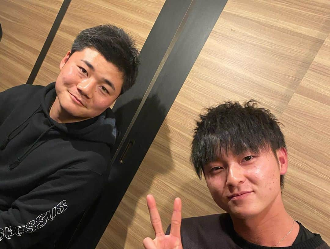 西村天裕さんのインスタグラム写真 - (西村天裕Instagram)「お疲れ様です！ 今日第2回同期会してました^_^ 今年も同期で切磋琢磨して頑張っていきます✌️ #fighters #同期会 #清宮幸太郎 #西村天裕 #田中瑛斗 #難波侑平 #北浦竜次 #鈴木遼太郎 #宮台康平  P.S 2枚目から8枚目の写真までは店に到着した順番に載せておきます🤭笑  第3回もしましょう✌️」1月25日 21時55分 - takagra35