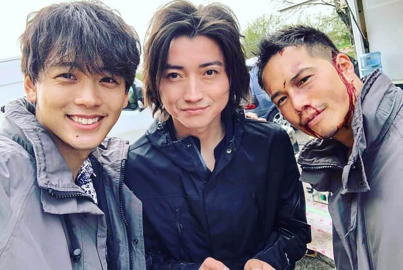 市原隼人さんのインスタグラム写真 - (市原隼人Instagram)「映画『太陽は動かない』 5月15日。封切りとなります。撮影地のブルガリアでは濃厚な時間を過ごす事となりました。いまだかつてな世界観に必ず引き込まれます。是非ともお楽しみください。#映画 #太陽は動かない #藤原竜也 #竹内涼真 #冒頭から映像に釘付け間違いない！#市原隼人 #ブルガリアで撮った写真を上げて行こう #タイトルと公開日を共に間違えててんてこ舞いで直しました笑そんな事ある？笑」1月25日 21時56分 - hayato_ichihara