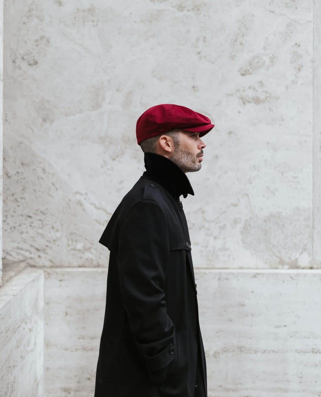 のインスタグラム：「Peak a stylish balance between classic shapes and jewel tones. Find this 8-segment button cap and more now on www.borsalino.com #Borsalino」