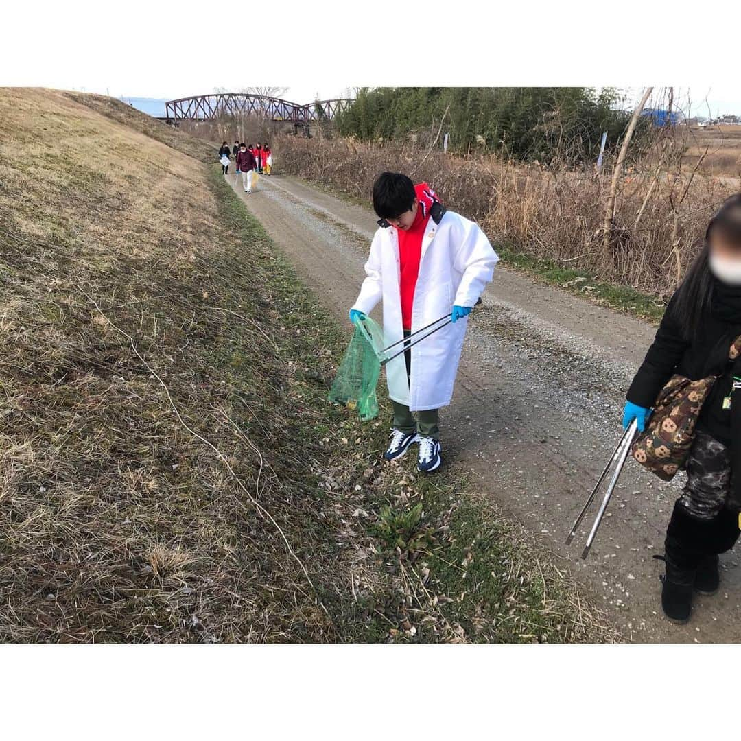 鈴木福さんのインスタグラム写真 - (鈴木福Instagram)「今日は愛知県にて、海ごみ減らそう プロジェクトに参加してきました！  CLEAR`Sさん、Re✩Staさんと一般参加者のみなさんとゴミ拾いをしました。  名古屋駅のホームにあるきしめん屋さん！ 美味かった！  昨日、コンビニでは雪見だい福を見つけました！ ふくじゃなくて福！  ラッキー(笑)  #海ごみ減らそうプロジェクト#愛知#木曽川」1月25日 22時00分 - s_fuku_te