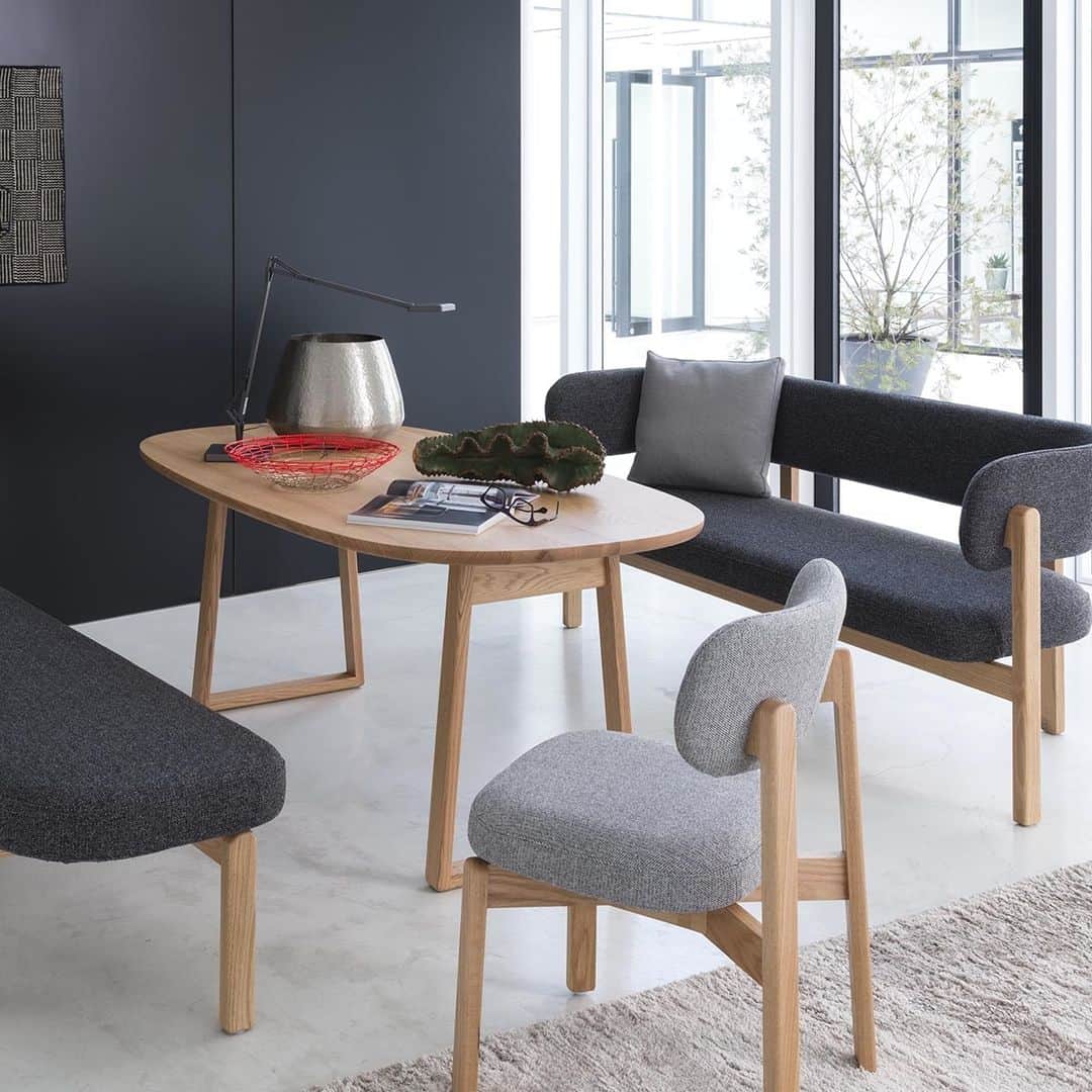 のインスタグラム：「日本最大級の家具・インテリア通販サイト【 FLYMEe 】 ・ ・ ・ #FLYMEe#formax#chair#table #diningtable #フライミー#フォルマックス#設計事務所#建築事務所#建築家#店舗デザイン#空間デザイン#空間設計#チェア#ダイニングテーブル#ダイニング#リビングダイニング#マンションインテリア#マンションライフ#カフェ風インテリア#カフェインテリア#リノベーション#マンションリノベ#インテリアコーディネート#インテリアデザイン#ナチュラルスタイル#ライフスタイル#暮らしを楽しむ#マイホーム計画#マイホーム記録」