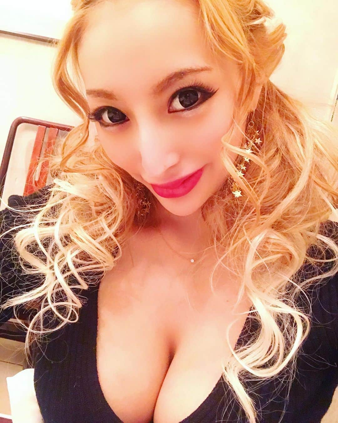 加藤紗里さんのインスタグラム写真 - (加藤紗里Instagram)「今日は大好きな富麗華でフカヒレと上海蟹🦀 ベビ👶たんたくさん栄養とってね❤️ なんかいろいろコメントとDM殺到してるけど今日放送された胸いっぱいサミットは妊娠発覚前に収録したやつだからねー！！ #富麗華#中華#フカヒレ#上海蟹#ありがとう」1月25日 22時14分 - katosari