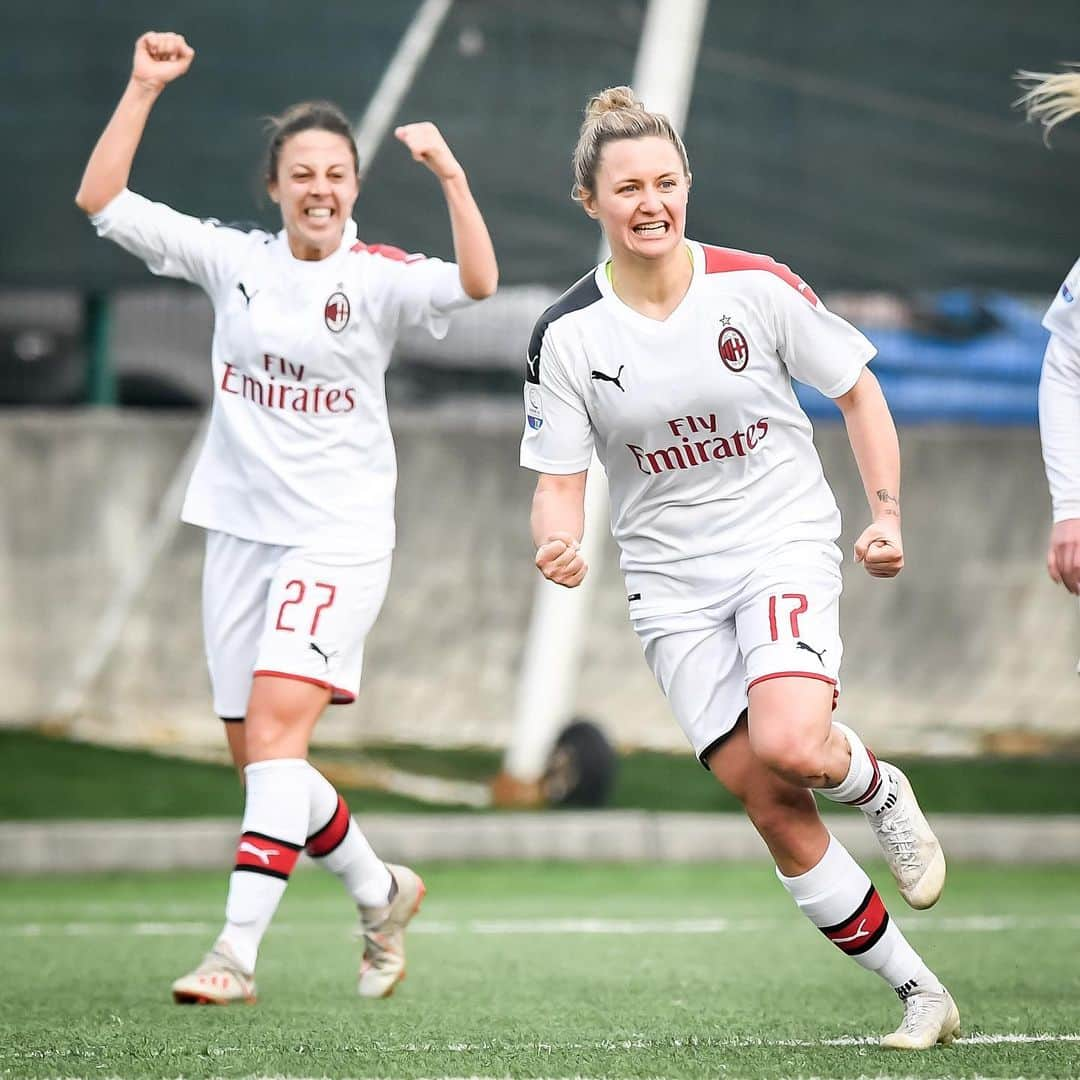 ACミランさんのインスタグラム写真 - (ACミランInstagram)「#OrobicaMilan: 0⃣-1⃣ 🔚 ⚽ @dominikaconc7 👏🏻 Better late than never 😀 Job well done, Rossonere ❤🖤 #FollowTheRossonere #SempreMilan」1月25日 22時26分 - acmilan