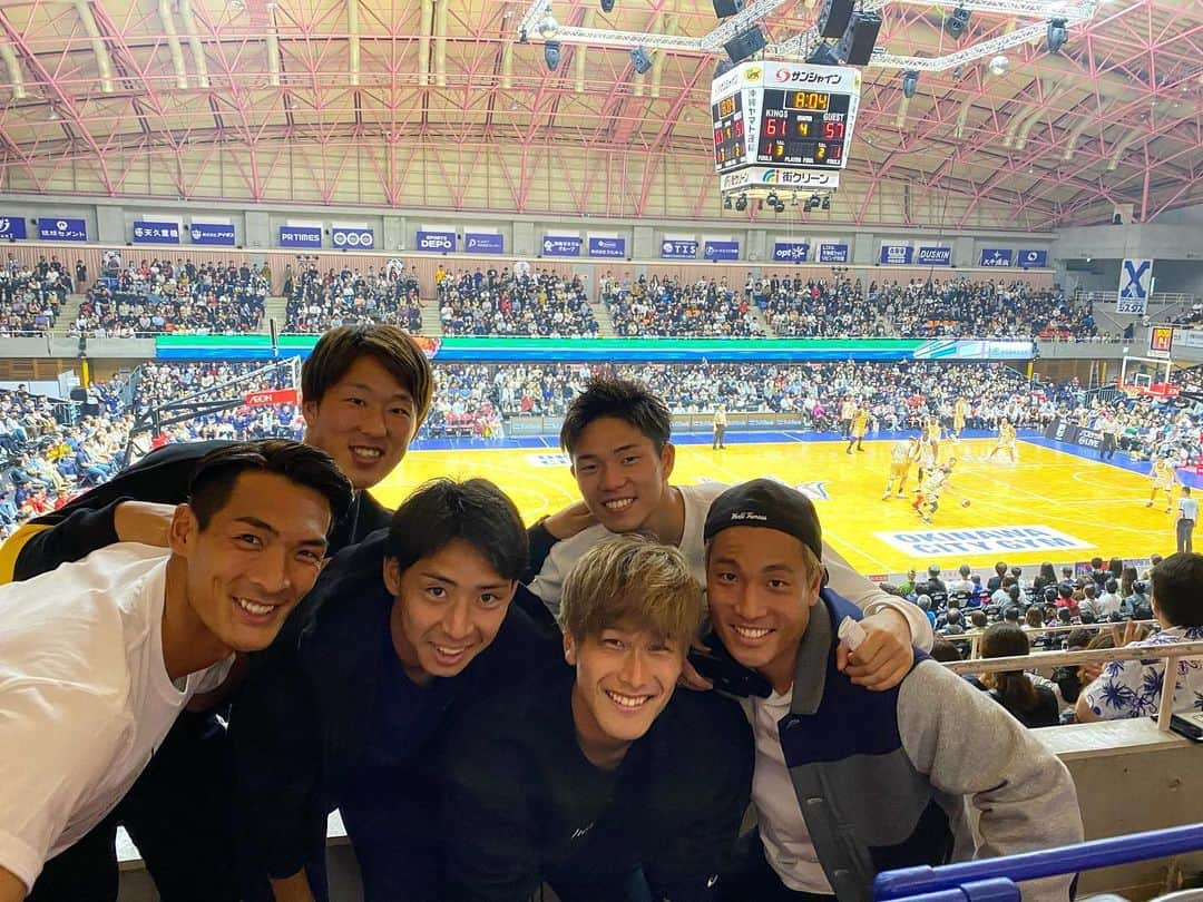 槙野智章さんのインスタグラム写真 - (槙野智章Instagram)「B-league  琉球ゴールデンキングス 横浜ビー・コルセアーズ  生の雰囲気は最高だ❗️ @ryukyugoldenkings  @yokohama.b_corsairs  #bleague #バスケ」1月25日 22時26分 - makino.5_official