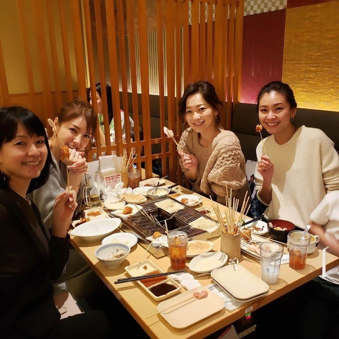 美香さんのインスタグラム写真 - (美香Instagram)「モデル仲間と新年会🙌！！ モノレールに乗ってお台場へ。 タイミングよく花火も見れました☺️子供も大人も串揚げ たーくさん食べました！ 食後はみんなでＨ＆Ｍでショッピング。またみんなで集まろうねーっっ😄😊😘😋❤️」1月25日 22時44分 - mikaofficial99