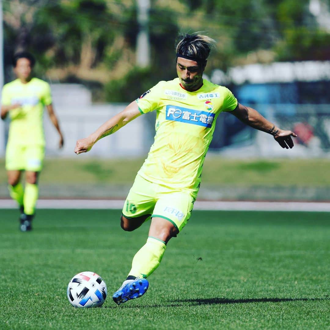ジェフユナイテッド市原・千葉のインスタグラム：「本日のトレーニングゲームの様子をお届け📸  #jefunited #ジェフ千葉 #WINBYALL #沖縄 #南城市 #キャンプ #コリンチャンスU23 #FCセリオーレ」