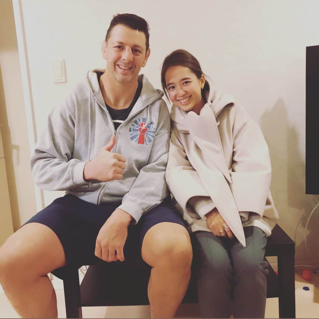 外村久美子さんのインスタグラム写真 - (外村久美子Instagram)「・ トンプソンルーク🏉 Japanの為に戦い続けてきた男  握手した大きな手も指も曲がり、足も怪我だらけでした。日本に巻き起こしたラグビー熱。夢と感動を与えた全てはここから始まっていると思ったら、有難さと感動と鳥肌で胸いっぱいでした😳😭 🇳🇿に帰る前に奇跡的に。外村家の今年の運、年始早々に使い果たしてしまいました  #lukethompson  #トンプソンルーク」1月25日 23時12分 - kummy153