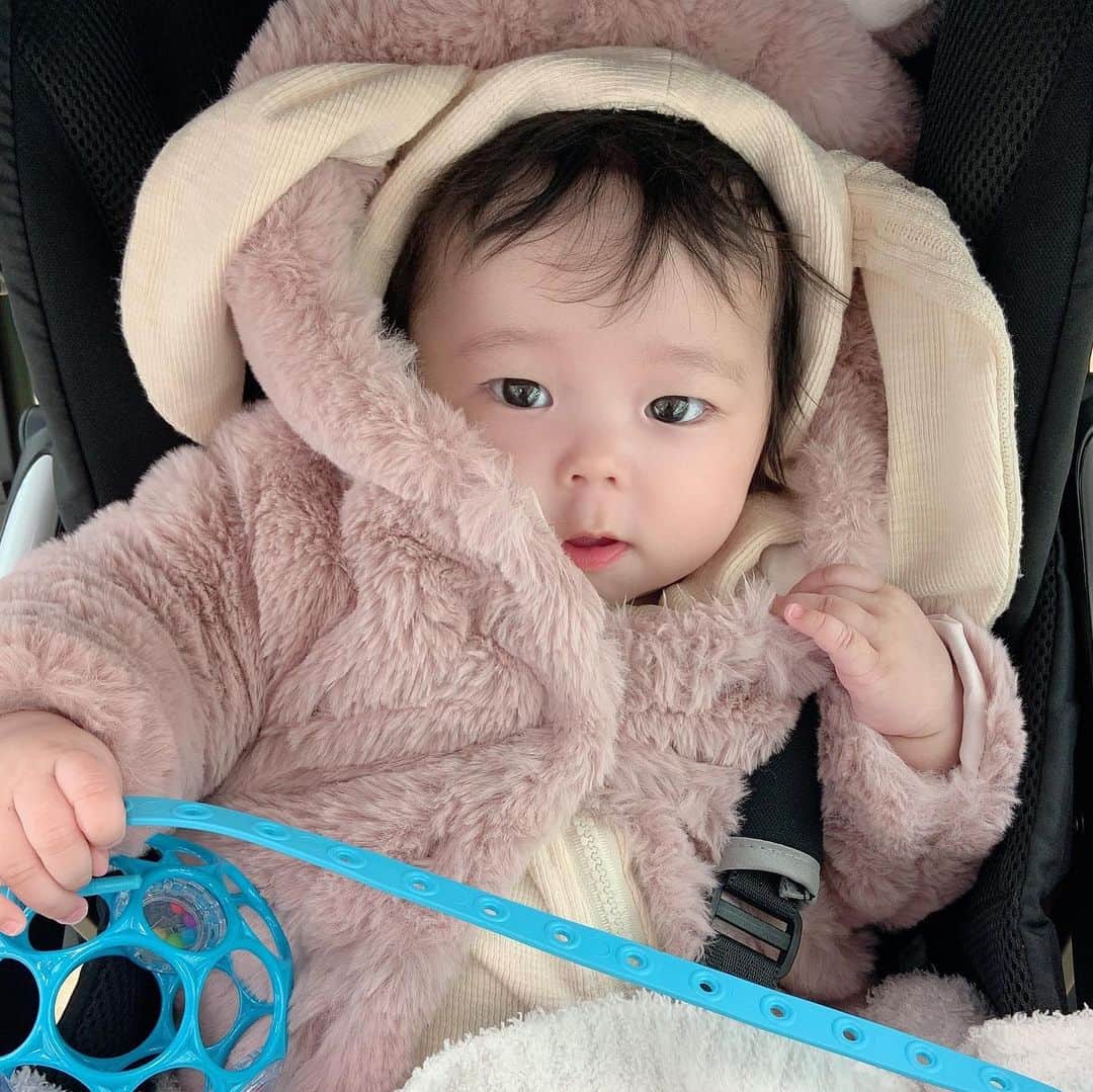 本田しおりのインスタグラム：「母さんは君にメロメロですわ って感じ」