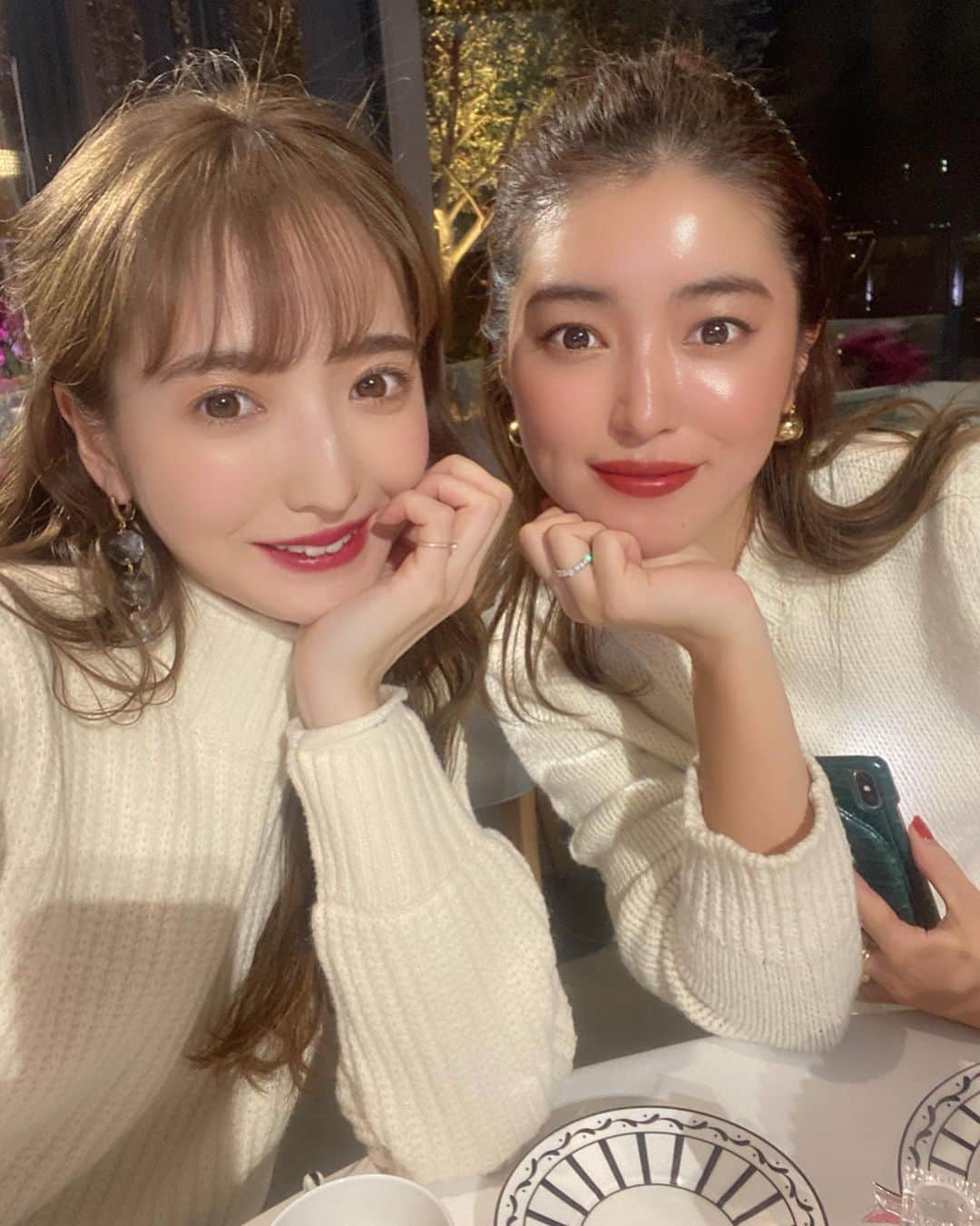 平木愛美さんのインスタグラム写真 - (平木愛美Instagram)「このあいだの、ちぇみちゃんとdiorな日の💞🧸 大好きおねえちゃん😘🧡 . miss diorの新しい香りローズ＆ローズ。甘く暖かく品のある大好きな香り♡ "無邪気で女性たちを虜にする香り" なんだって。その通りだなぁと。  あと、miss diorのCMのchandelierな曲も映像も大好き！！！これ、共感してくれるかたいるかな？🥺💕 #ミスディオール #ローズアンドローズ  #dior #missdior #love」1月25日 23時42分 - manamihiraki