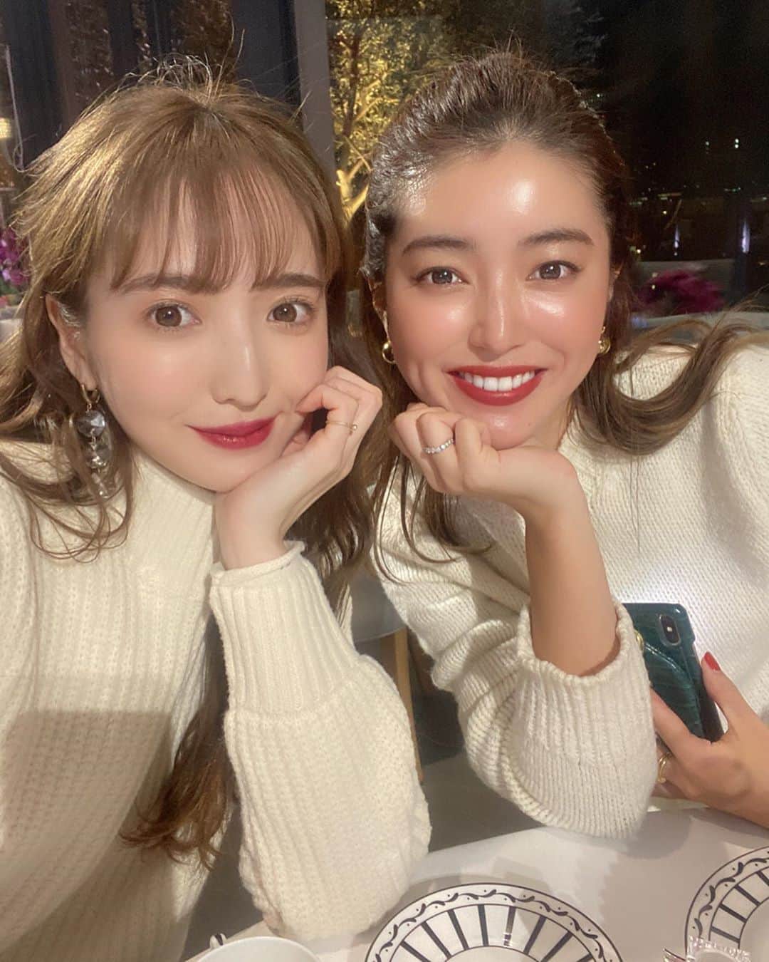 平木愛美のインスタグラム：「このあいだの、ちぇみちゃんとdiorな日の💞🧸 大好きおねえちゃん😘🧡 . miss diorの新しい香りローズ＆ローズ。甘く暖かく品のある大好きな香り♡ "無邪気で女性たちを虜にする香り" なんだって。その通りだなぁと。  あと、miss diorのCMのchandelierな曲も映像も大好き！！！これ、共感してくれるかたいるかな？🥺💕 #ミスディオール #ローズアンドローズ  #dior #missdior #love」