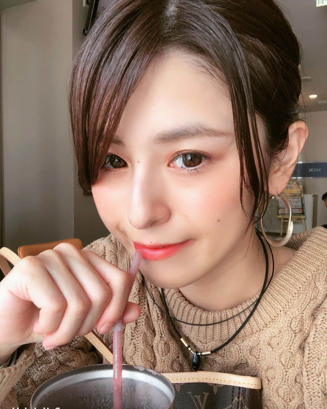 齋藤優紀さんのインスタグラム写真 - (齋藤優紀Instagram)「中之島GG🥺✨ 女性専用エリアのグルートマシンが最高すぎて🥺🥺家に欲しい、、、でも多分家にあったら景色になってやらない🥺  ジムでやるからいいのさ🎈🎈 トレ終わりのアサイープロテイン美味しい😭😭 #ssa #サマースタイルアワード#サマスタ #腹筋女子 #筋トレ女子 #fitnessgirl #アブクラックス #アブクラックス女子 #インスタダイエット #スポーツウェア #トレーニングウェア #フィットネスウェア #筋トレ #トレーニング #ジム #フィットネス #筋肉 #マッチョ #ダイエット #ワークアウト #ボディメイク#ゴールドジム#中之島#大阪#中之島GG#グルートマシン#お尻トレ#ヒップアップトレーニング」1月25日 23時42分 - yuki_fit0828