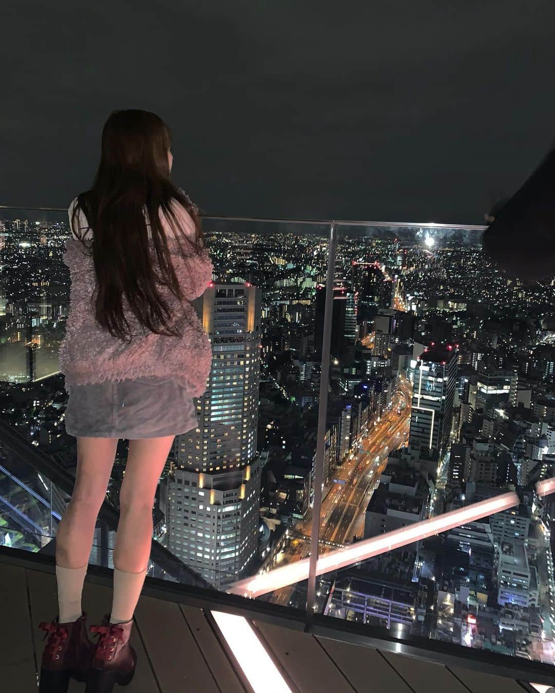西井万理那さんのインスタグラム写真 - (西井万理那Instagram)「高いところにいって夜景みるのが どえりゃーすこだ、#渋谷スクランブルスクエア」1月25日 23時45分 - namahamu0822