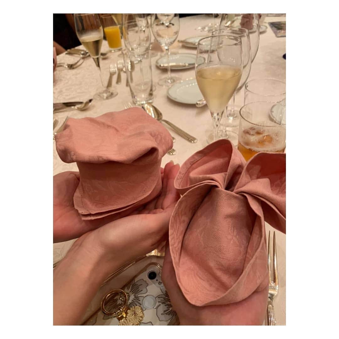 星奈津美さんのインスタグラム写真 - (星奈津美Instagram)「. 大好きで尊敬するみなちゃんの結婚式💒✨ みなちゃんらしい、終始笑顔溢れる素敵な時間で幸せのおすそ分けを頂きました💕 みなちゃんもキャラクターたちも会場もあちこち可愛くていっぱい写真撮ったなぁ😚❤❤ みなちゃん、結婚そしてお誕生日本当におめでとう😆🎉 翼くんと末永くお幸せに🍀✨✨ #結婚式  #ディズニーシー  #ホテルミラコスタ  #1月25日 #happywedding  #happybirthday」1月25日 23時57分 - ntm_hoshi