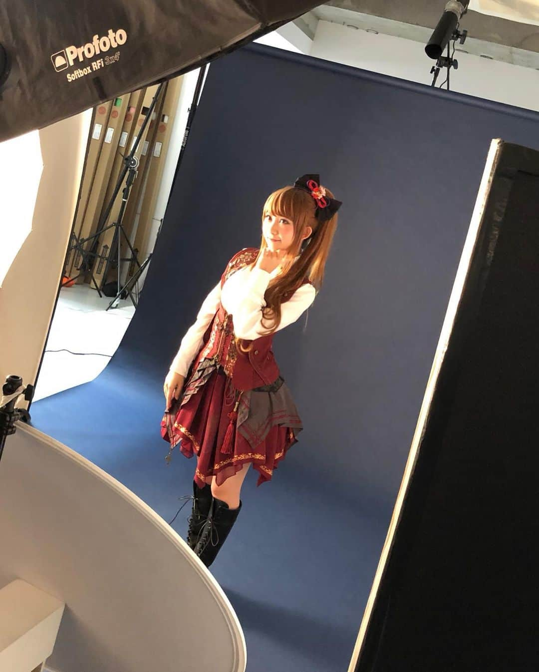 秋田知里さんのインスタグラム写真 - (秋田知里Instagram)「#ごますて ビジュアル解禁されました〜！ラナン役の秋田知里です！ど、どうかしら…？似合ってる？…嬉しい☺️✨ラナンちゃんに寄り添って、そしてマスターと仲間たちを信じて、最高のステージを作りたいっ❤️！！！ #ごまおつ #ゴ魔乙 #ラナン」1月26日 0時00分 - akitachisato_official