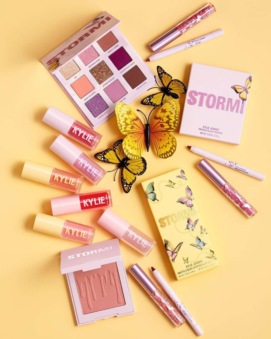 Kylie Cosmeticsさんのインスタグラム写真 - (Kylie CosmeticsInstagram)「the Stormi Collection launches in 1 week! who’s ready? ⚡️🦋 2.1.20」1月26日 9時32分 - kyliecosmetics