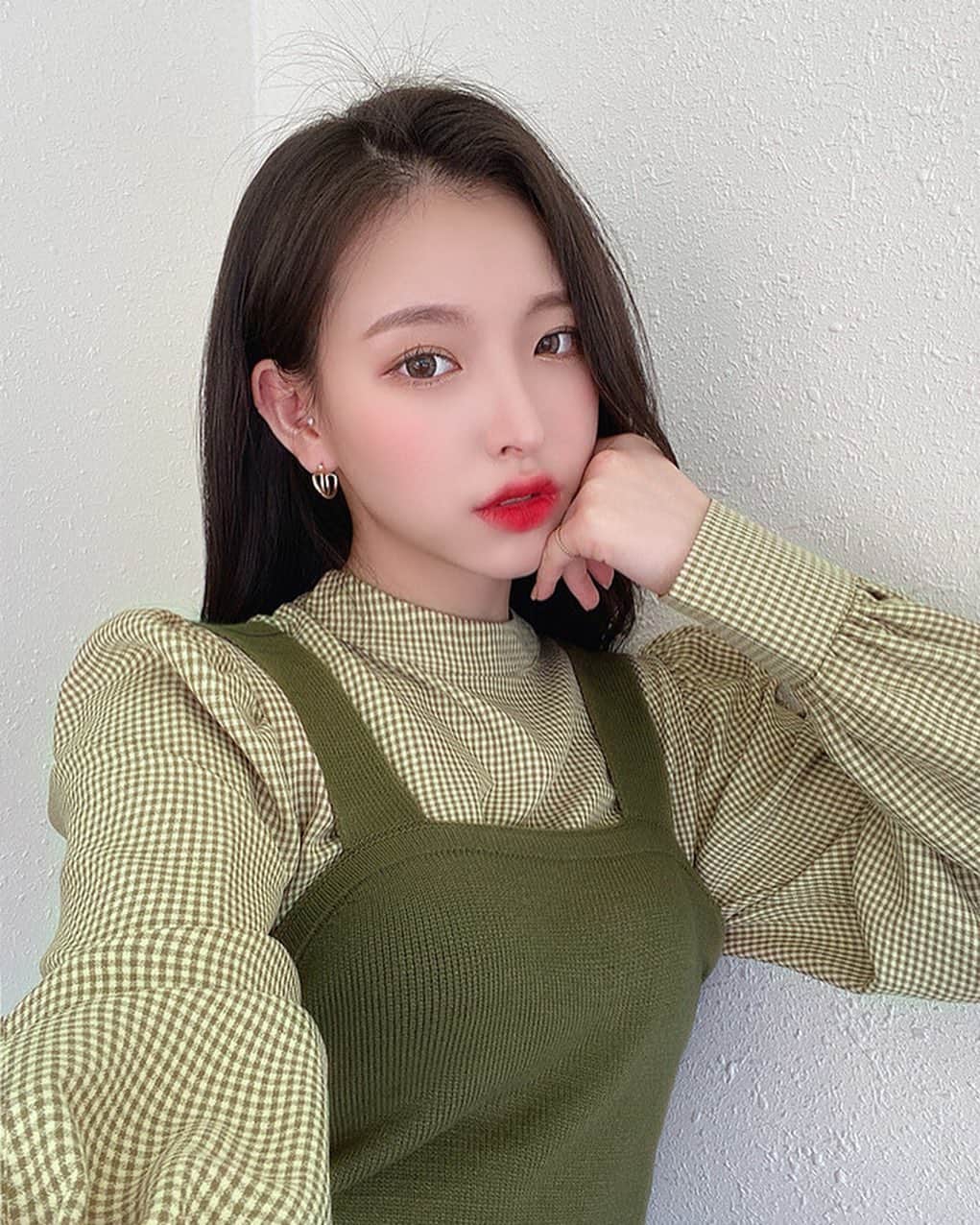 Chuuのインスタグラム：「레이어드 고방체크 blouse+bustier set🌱」