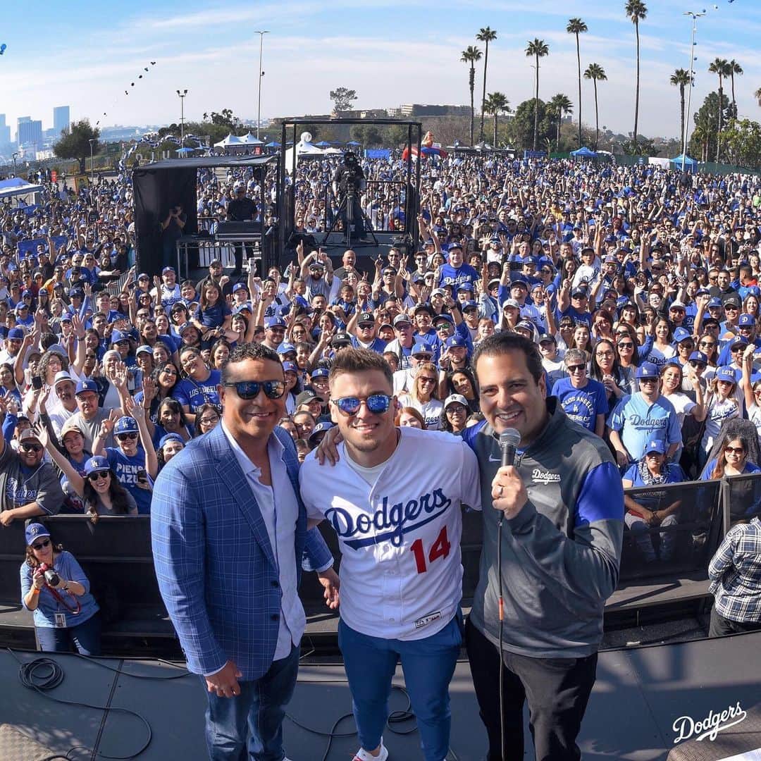Los Angeles Dodgersさんのインスタグラム写真 - (Los Angeles DodgersInstagram)「Best day ever. That’s a wrap on #DodgersFF presented by Coca-Cola and San Manuel Casino!」1月26日 9時48分 - dodgers