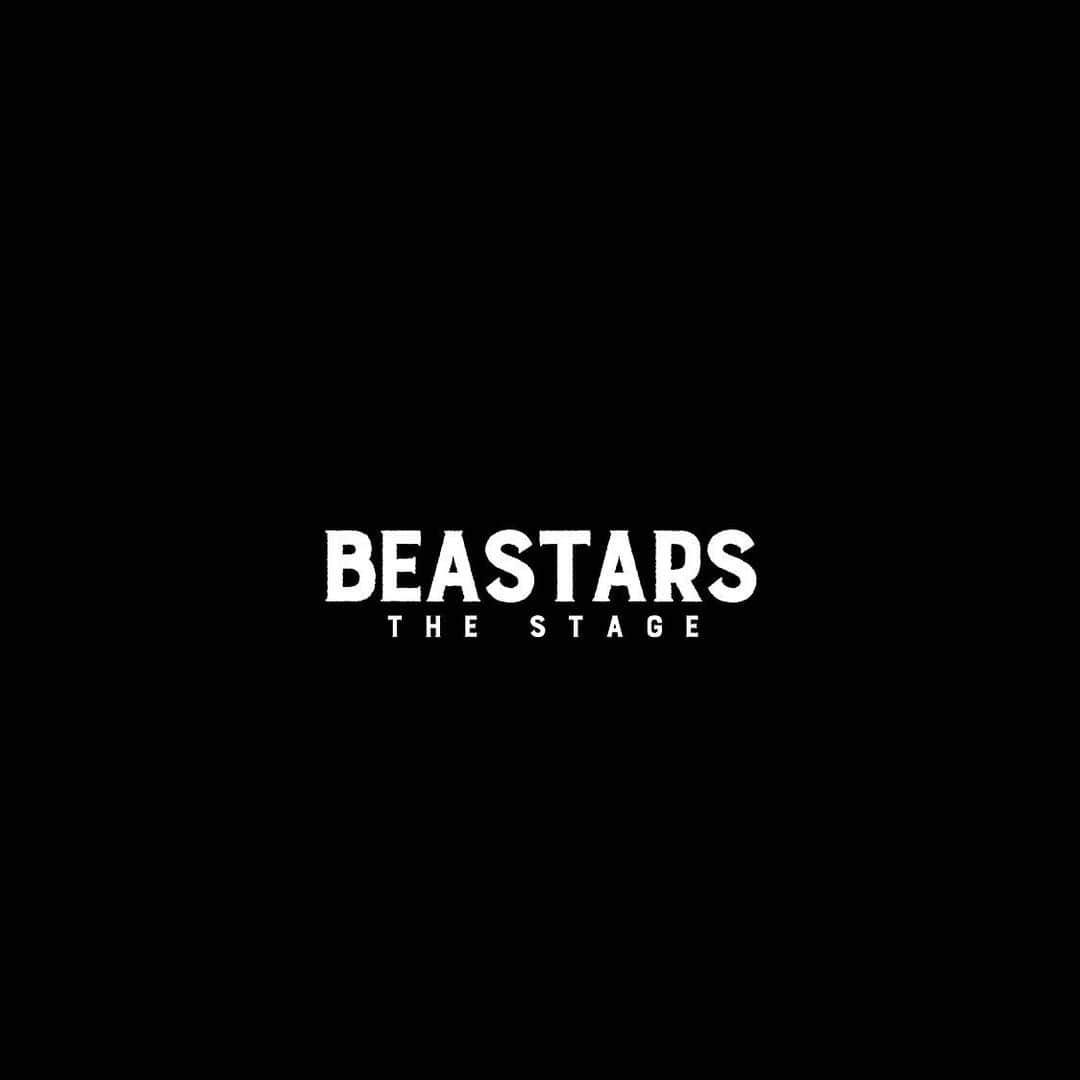 谷口賢志のインスタグラム：「＃bststage 『BEASTARS THE STAGE』に、ゴウヒン役で出演させていただくことになりました。  いつの日か、人間以外を演じたいと願って生きてきました。  パンダです。最高です！しかもあの『BEASTARS』です。最高です！！ゴウヒンです。最高です！！！ オファーをいただいたときは喜びが溢れ、笹を大量に買いに行く勢いでした。  説明不要の超名作『BEASTARS』の舞台化。  当然のことながら簡単なことではありませんし、数多くの困難や試練、挑戦が待ち受けていると思います。  ですが、原作アニメを心底楽しんでいるひとりのファンとして、この作品に携われる幸せなひとりの役者として、皆様に楽しんでいただける最高の舞台にするために全身全霊を注ぐことをここに誓います。  それでは劇場で、くわえタバコしながらではありますが、心よりお待ちしております。  #谷口賢志」