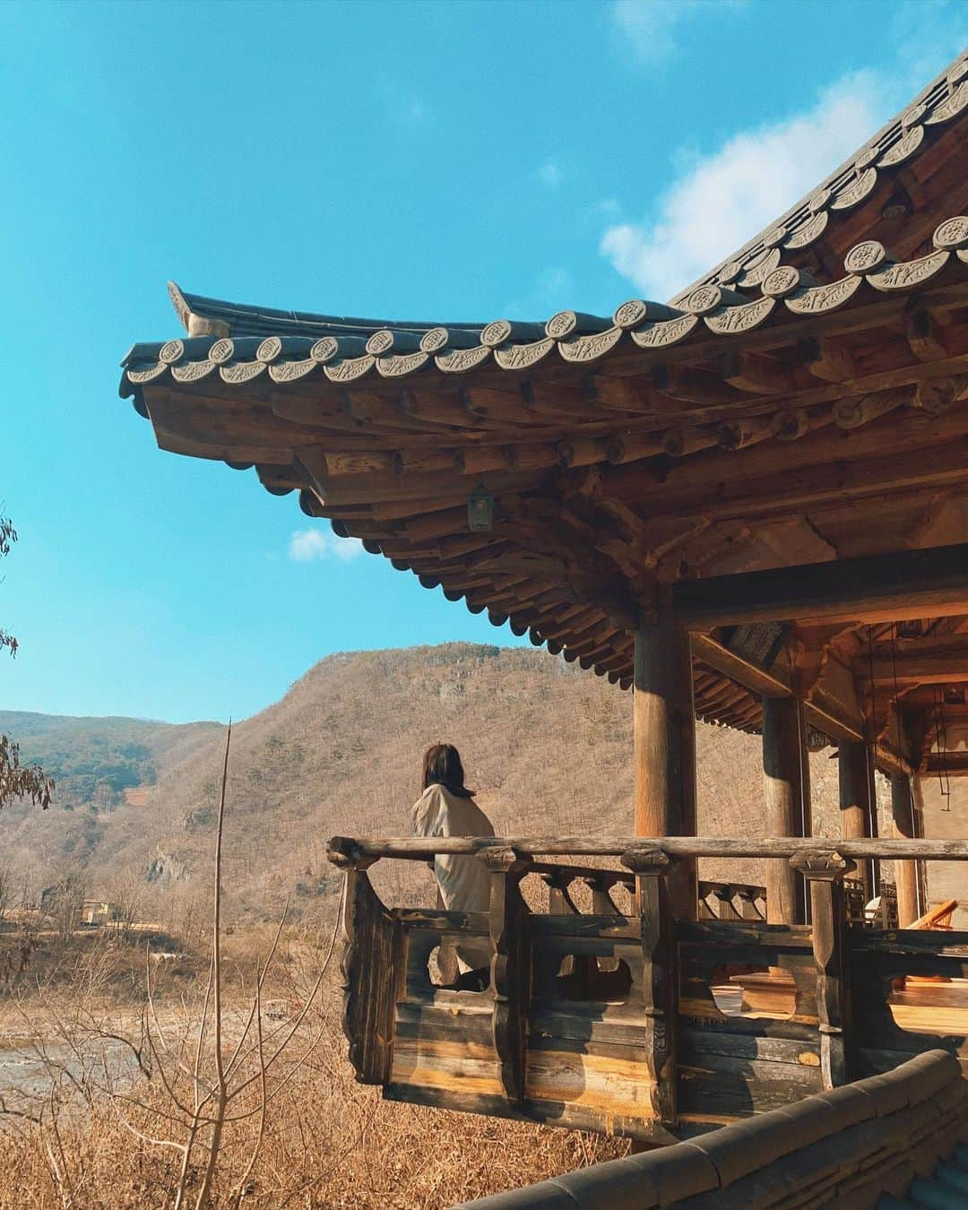 ソン・ファミンさんのインスタグラム写真 - (ソン・ファミンInstagram)「늦었지만 복 많이 받으세요🙇🏻‍♀️💙」1月26日 10時35分 - hwa.min