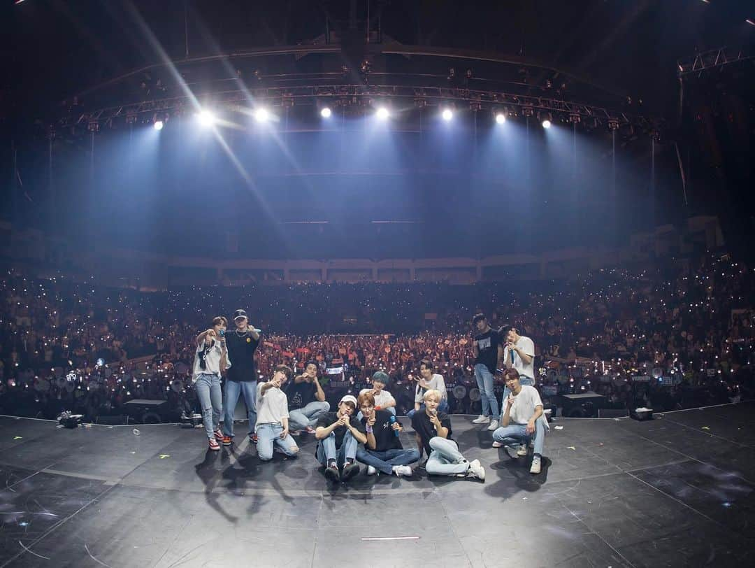 SEVENTEENさんのインスタグラム写真 - (SEVENTEENInstagram)「[17'S] SEVENTEEN WORLD TOUR 'ODE TO YOU' IN SEATTLE  We will always remember the love that CARATs gave us❤️ ㅤㅤ ㅤㅤ ㅤ #ODETOYOUwithSVT #NowSVT」1月26日 10時37分 - saythename_17