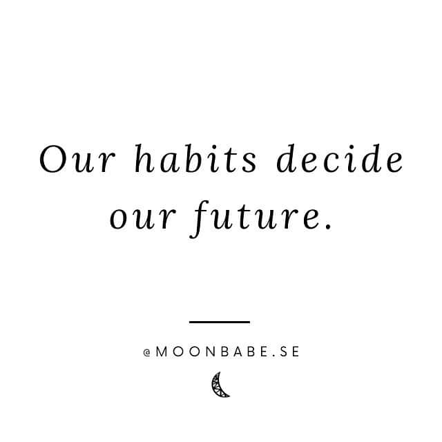 FITSPOのインスタグラム：「Make your future self better by building good habits now 💪🏼 [via:@moonbabe.se]」