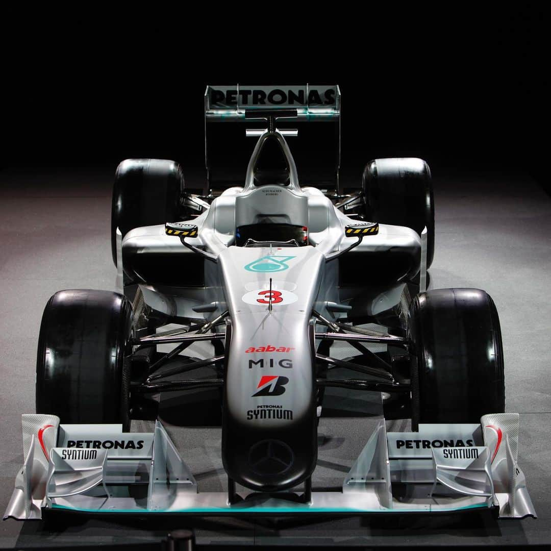 MERCEDES AMG PETRONASさんのインスタグラム写真 - (MERCEDES AMG PETRONASInstagram)「1️⃣0️⃣ years ago, the start of a new @f1 adventure for @mercedesbenz ❤️ It’s been quite the ride since 2010! And we’re not finished yet... 👊」1月26日 2時10分 - mercedesamgf1