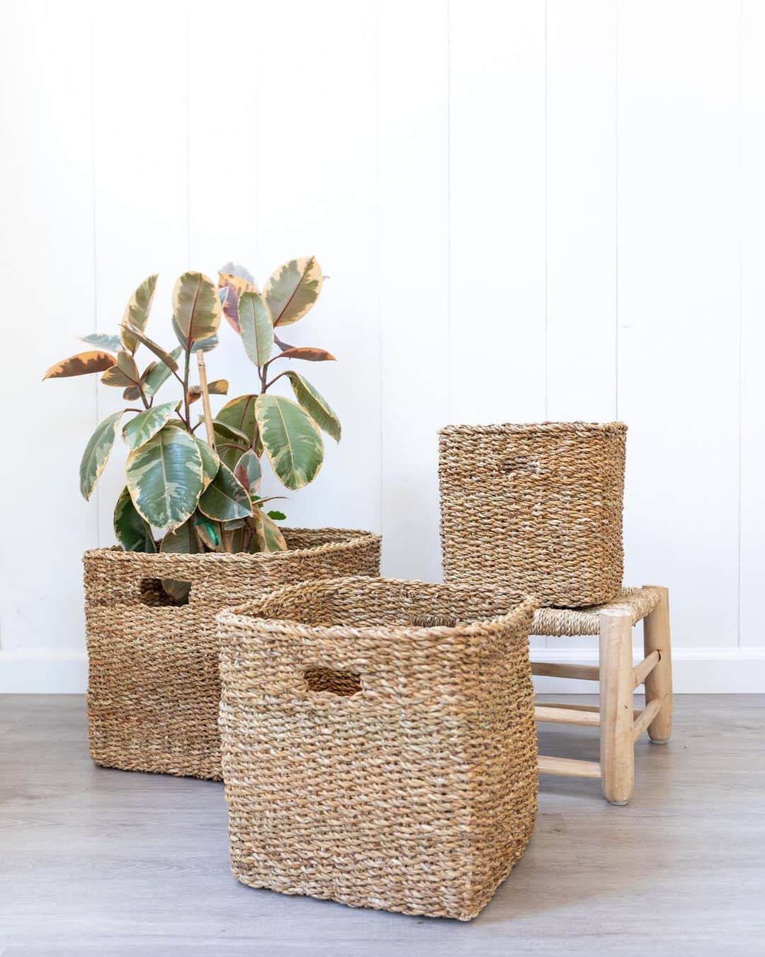The Little Marketさんのインスタグラム写真 - (The Little MarketInstagram)「Store towels, toys, blankets, and more in these hand-woven baskets made from sustainable plant materials. Buy just one or make it a nesting set with all three. Each purchase empowers artisans in Bangladesh.」1月26日 2時44分 - thelittlemarket