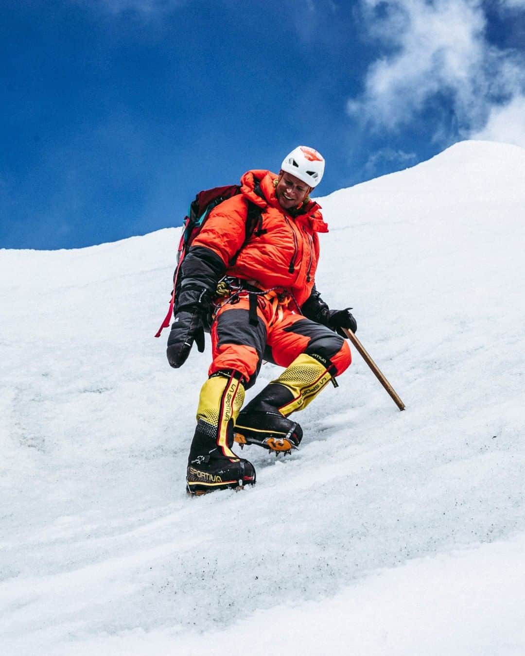 のインスタグラム：「Bringing it back to our proving grounds, the Absolute Zero Suit is engineered to brave the world's most extreme conditions. For mountaineers like @garrett_madison1, that means confidence in their chances of success on summit day. Photo: @jess_talley.」