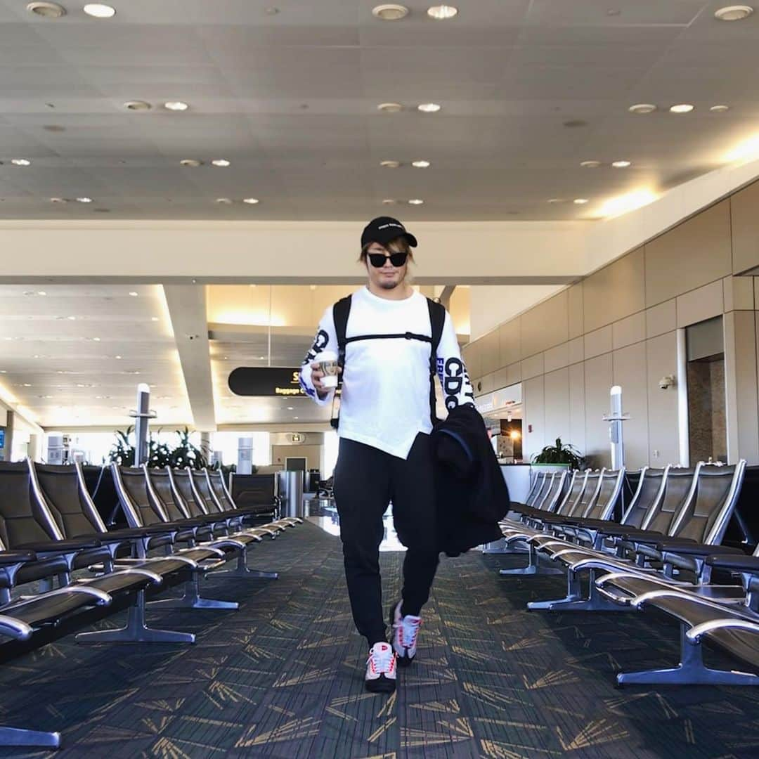 棚橋弘至さんのインスタグラム写真 - (棚橋弘至Instagram)「Flight to Atlanta. Transit and go to #Nashville 🛫 #ootd 🇺🇸」1月26日 3時27分 - hiroshi_tanahashi