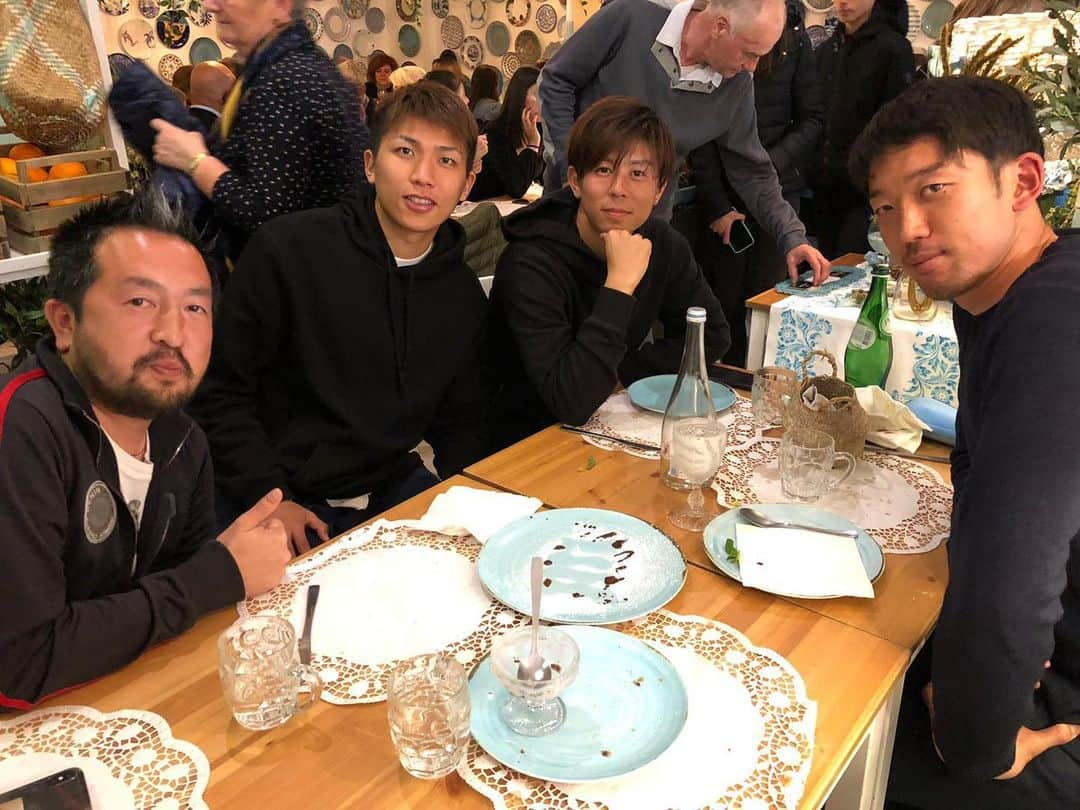 権田修一のインスタグラム：「ようこそポルティモネンセへ🇵🇹 . Welcome to Portimonense🇵🇹 #西村拓真 #takumanishimura」