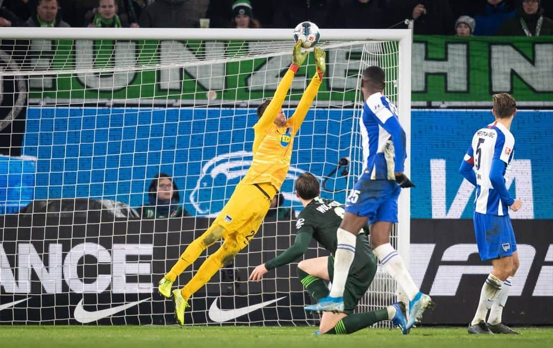 ルネ・ヤーステインさんのインスタグラム写真 - (ルネ・ヤーステインInstagram)「3 important points today🔵⚪😀 #teamspirit  #hahohe」1月26日 3時52分 - jars84