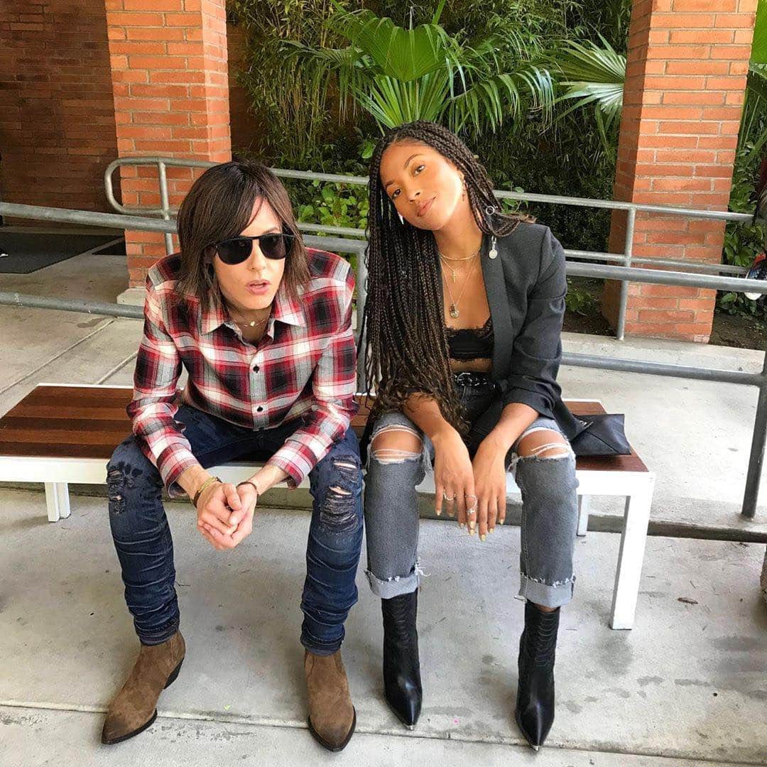 キャサリン・メーニッヒのインスタグラム：「Repost from @scottyeye - working alongside this graceful poised and connected woman made my job feel easy. Season finale is tomorrow night.」