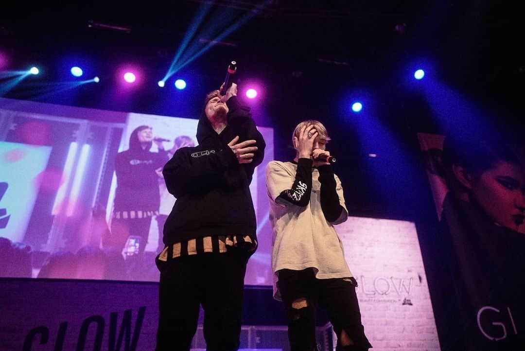 Bars and Melodyさんのインスタグラム写真 - (Bars and MelodyInstagram)「Thanks for having us today @glowcon VIENNA 📸: @domi.wolf  #glowcon#vienna#barsandmelody」1月26日 4時14分 - barsandmelody