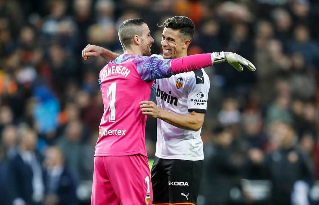 ジャウメ・ドメネクさんのインスタグラム写真 - (ジャウメ・ドメネクInstagram)「Orgull 🦇👏 Mestalla🔥 • • #amunt @valenciacf」1月26日 4時34分 - jaudomenech