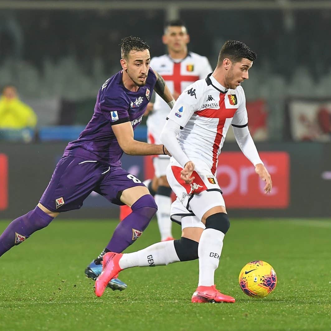 パオロ・ギリオーネのインスタグラム：「💪🏻👊🏻#fiorentina#genoa」