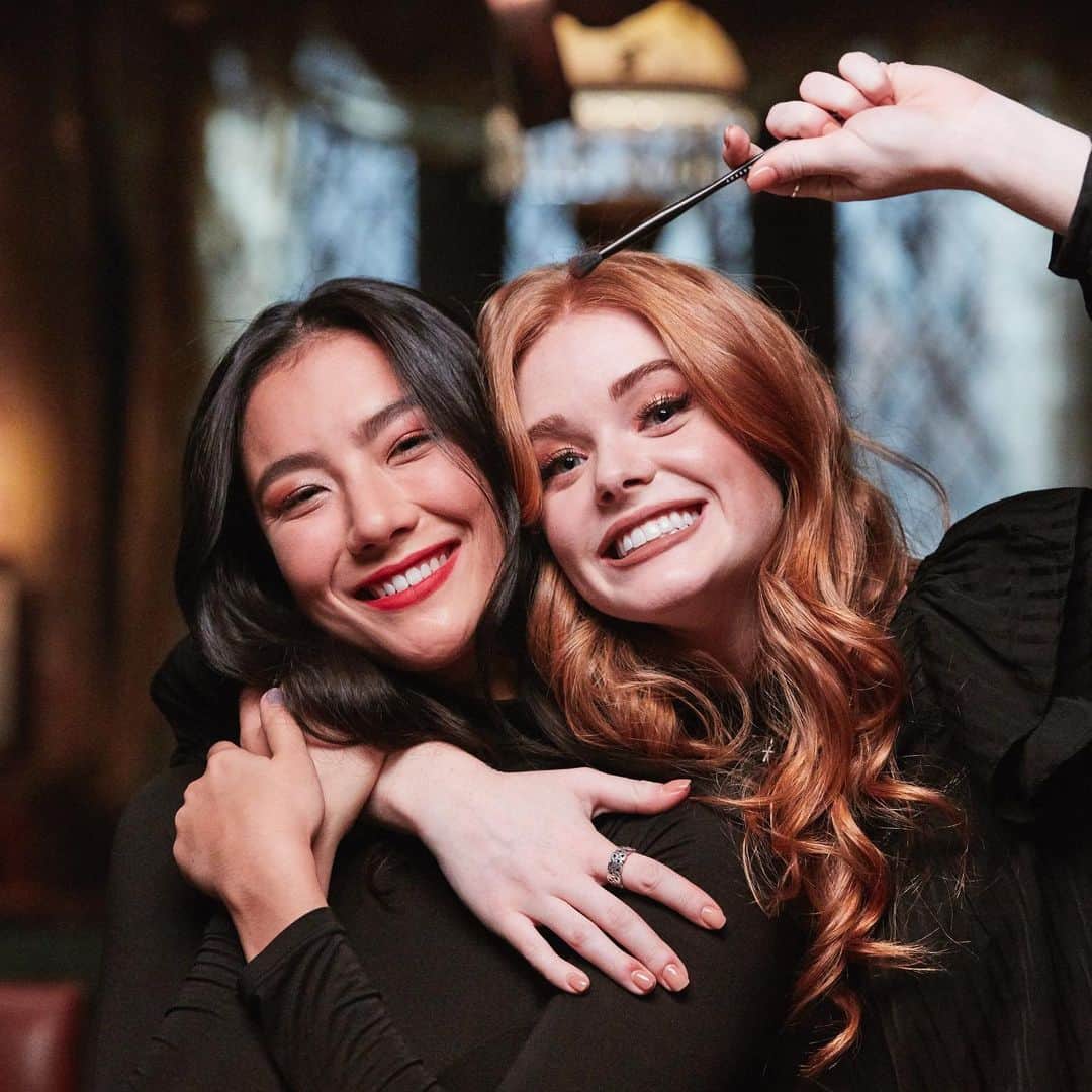 NYX Cosmeticsさんのインスタグラム写真 - (NYX CosmeticsInstagram)「Let's have a kiki! 🎉 Check out our IGTV for an exclusive Makeup Kiki with @abbeycowen & @adelinerudo from @sabrinanetflix👯‍♀️ Devour @sabrinanetflix part 3 now! 💄 || #nyxcosmeticsforsabrina #nyxcosmetics #nyxprofessionalmakeup #caos」1月26日 5時20分 - nyxcosmetics