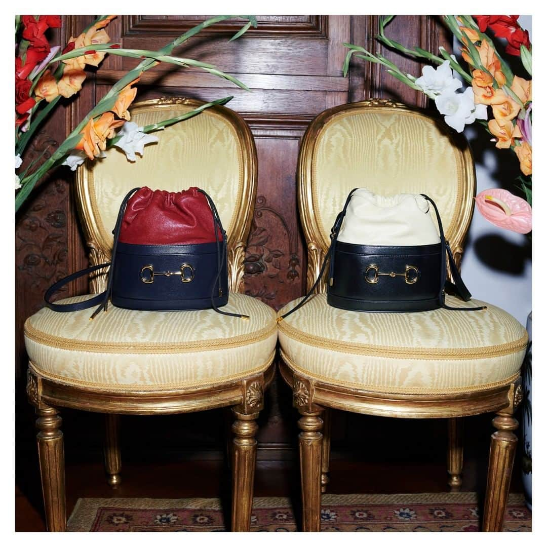 グッチさんのインスタグラム写真 - (グッチInstagram)「Crafted in contrasting leather colors, the #Gucci1955Horsebit bucket bags feature gold-toned toned hardware and an adjustable strap. Discover more through link in bio. @alessandro_michele #AlessandroMichele #GucciCruise20」1月26日 6時00分 - gucci