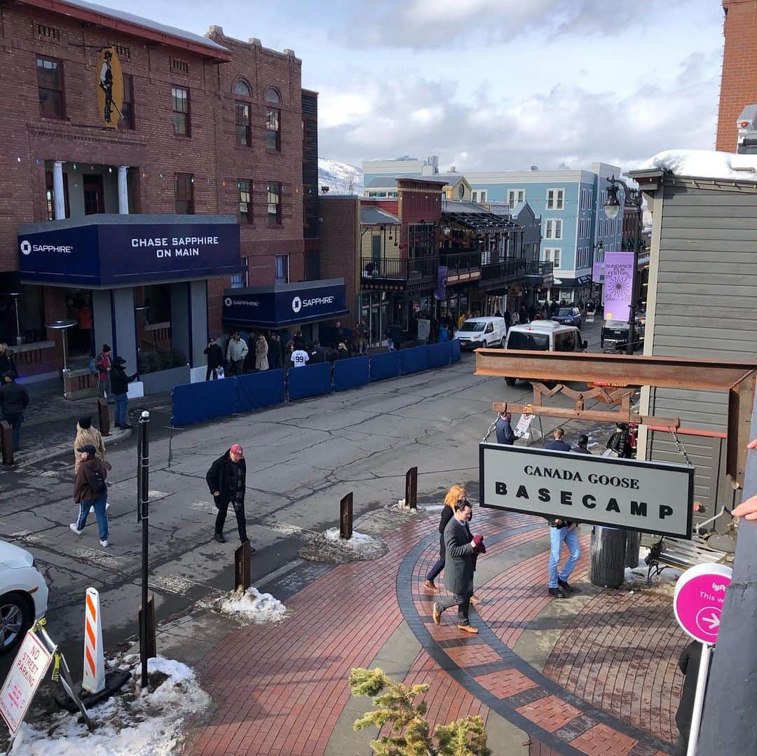 D・W・モフェットさんのインスタグラム写真 - (D・W・モフェットInstagram)「Bird’s Eye View!! #sundance2020 Here to promote @scaddotedu and all its talented students!! #scadfilmandtelevision #scadperformingarts #scadproductiondesign #scadsounddesign #justlikehollywood」1月26日 6時15分 - dwmoffett