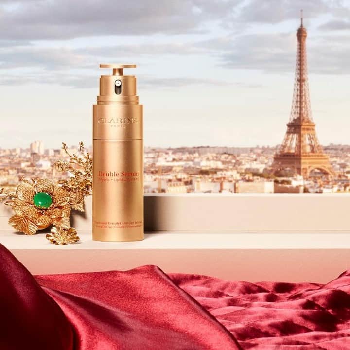 Clarins Canadaさんのインスタグラム写真 - (Clarins CanadaInstagram)「The golden standard for ageless skin. This year, our iconic Double Serum adorns itself with gold to celebrate Chinese New Year.🧧 ⁣__________ ⁣La règle d'or pour une peau rajeunie. Cette année, notre légendaire Double Serum se pare d'or à l'occasion du Nouvel An chinois.🧧 ⁣. ⁣. ⁣. ⁣#Clarins #DoubleSerum #ChineseNewYear」1月26日 6時30分 - clarinscanada